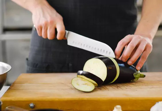 Są niezbędne w każdej kuchni — noże, które ułatwią krojenie i siekanie