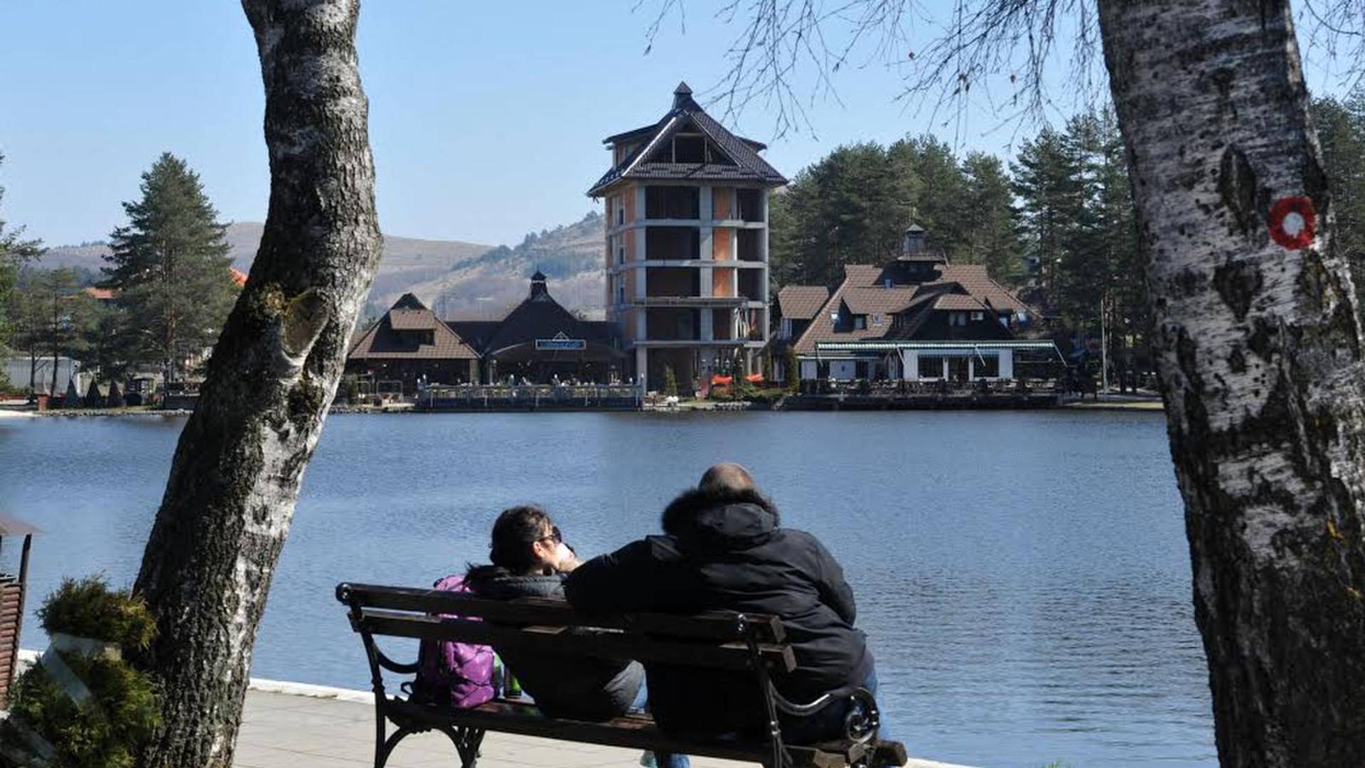 Zlatibor se trka sa Kopaonikom ko će biti skuplji - tri čaja na poznatoj planini koštaju koliko i tri pljeskavice