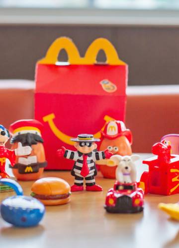 McDonald's wycofa plastikowe zabawki z zestawów Happy Meal - Noizz
