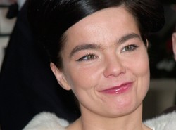 Bjork wreszcie zdecydowała się na zabieg laserowy