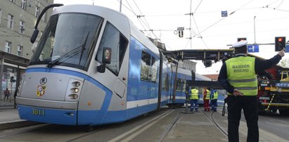 Dramat we Wrocławiu. Mężczyzna znalazł się pod kołami tramwaju