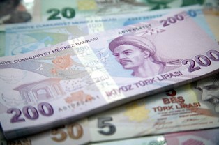 Rząd w Turcji drastycznie podnosi podatki. To kolejny skutek trzęsienia ziemi