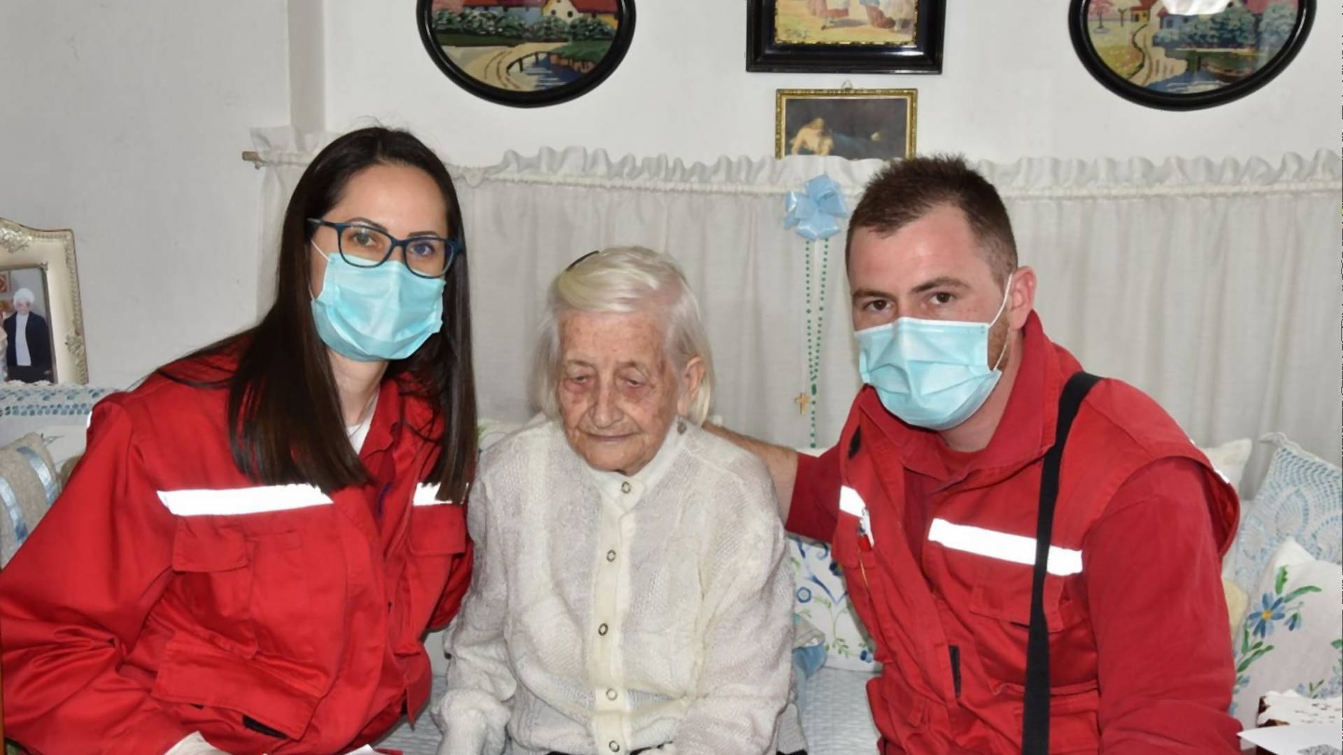Ilona (107) je najstarija Novosađanka koja je primila revakciju i treba da nam svima bude primer
