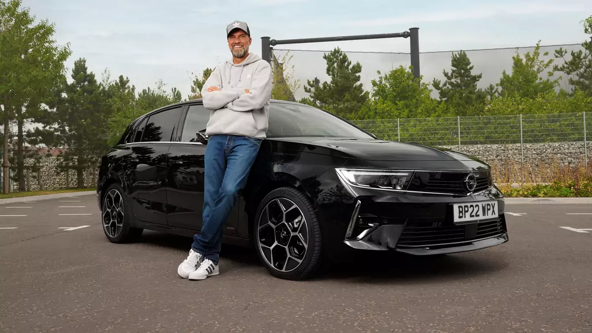 Jürgen Klopp i nowy Opel Astra