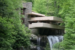 WILLA FALLINGWATER do dziś uchodzi za jedną z ikon modernizmu