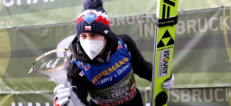 Kamil Stoch depcze po piętach Adamowi Małyszowi