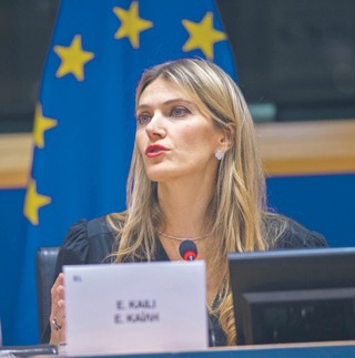 Nowi podejrzani w euroaferze łapówkarskiej. Deklarują współpracę z organami ścigania