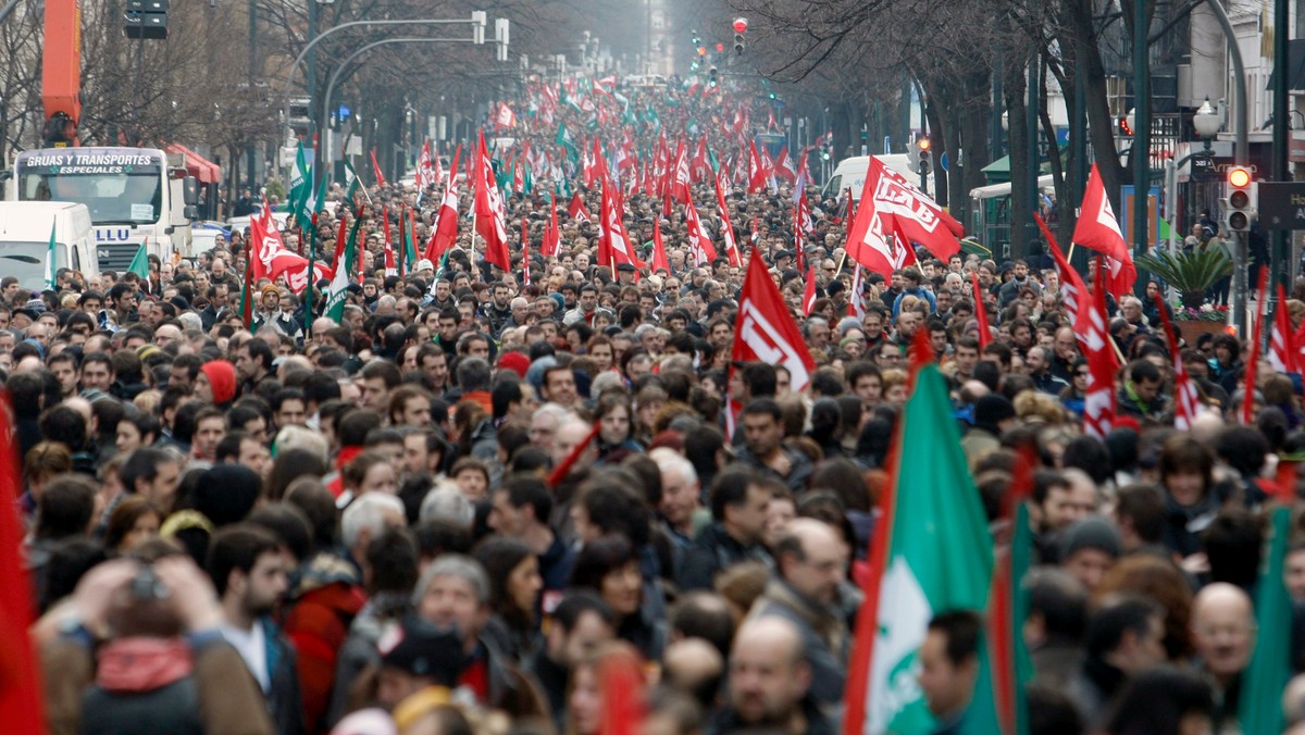 Bezrobocie w Hiszpanii wyniosło pod koniec 2010 roku 20,33 procent, osiągając najwyższy poziom od drugiego kwartału 1997 roku - wynika z danych opublikowanych przez miejscowy Narodowy Instytut Statystyczny.