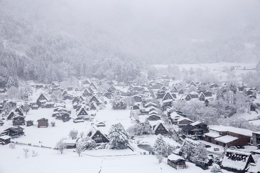 Japońska wioska pełna śniegu