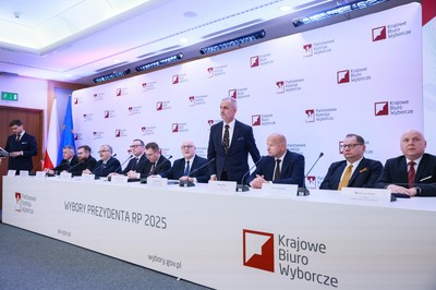 Najmniejsza różnica głosów w historii III RP. PKW podała oficjalne dane o frekwencji