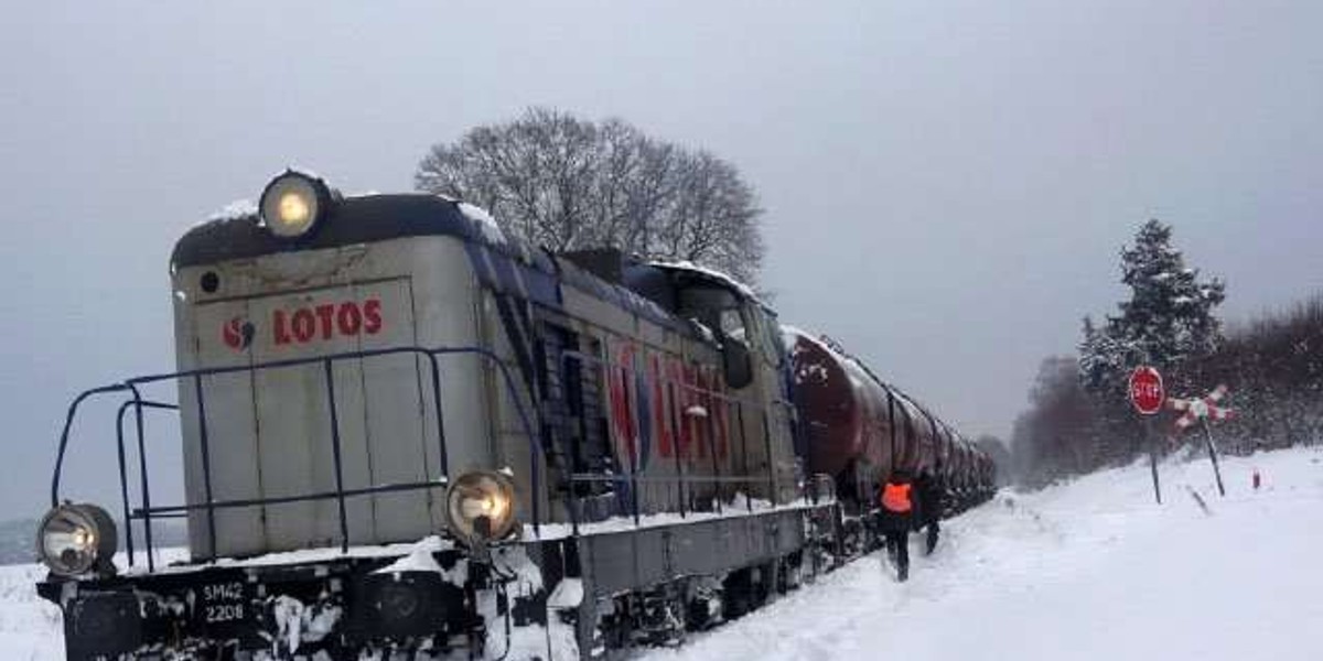 Pociąg wyleciał z torów! FOTO