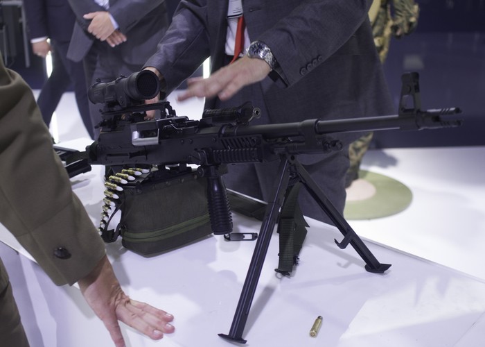 Uniwersalny karabin maszynowy UKM-2000 7,62 mm zaprezentowany podczas XXIII Międzynarodowego Salonu Przemysłu Obronnego w Kielcach. (zuz) PAP/Michał Walczak