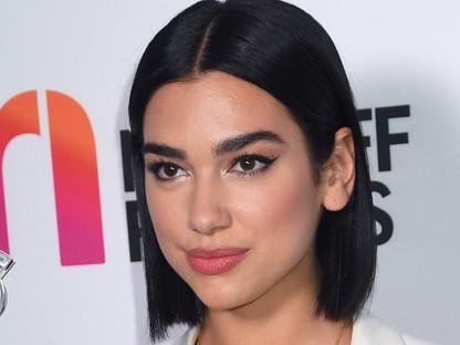 Forró csókkal erősítették meg a hírt: Dua Lipa és Anwar Hadid egy párt alkotnak