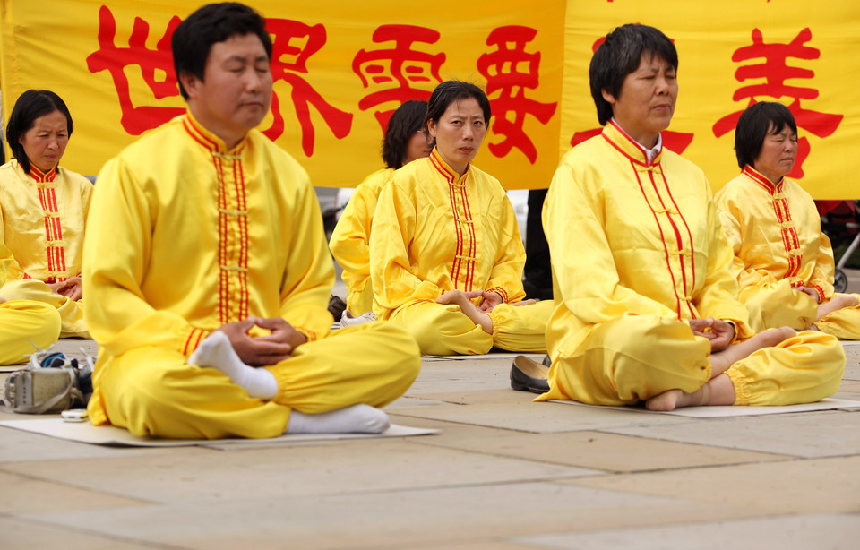 GBR: Falun Gong Practioners Demonstrate In Parliament Square