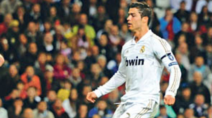 Új cipőben lövi a gólokat Ronaldo