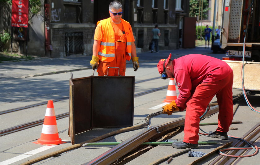 Tory na ul. Gdańskiej podniosły się i zablokowały ruch tramwajów