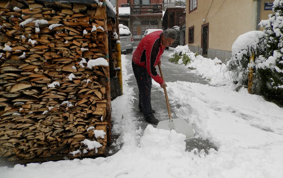 Čišćenje snega kao usred zime