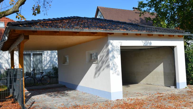 Beliebte Carports mit Abstellraum im Vergleich: Effektiv durch extra Stauraum