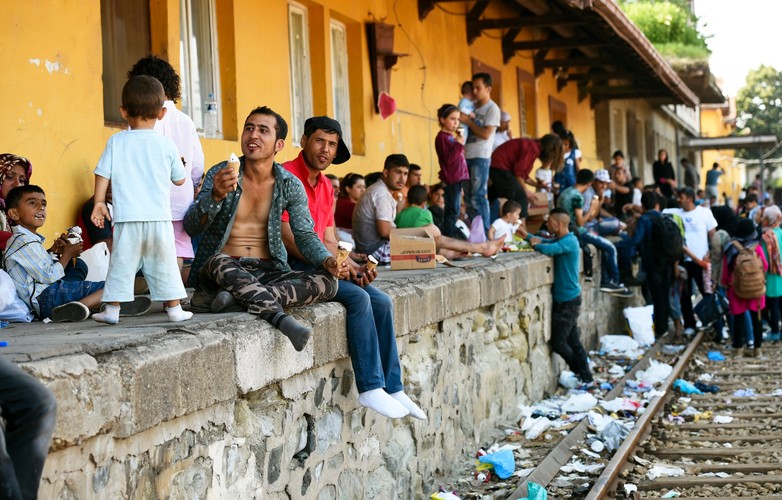 Imigranci na stacji Gevgelija w Macedonii