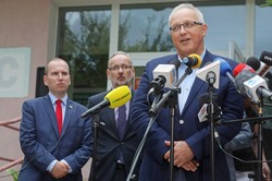 Członek Rady Medycznej: Europa wykorzystuje certyfikaty szczepień, dlaczego nie my?