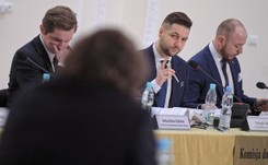 Giertych dziękuje Jakiemu, a PO chce przesłuchać Kaczyńskiego. 'Efekt komisji weryfikacyjnej'