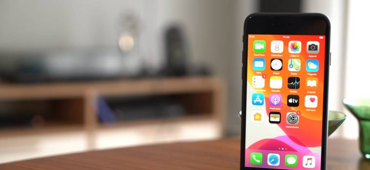 Kompaktowy iPhone SE 4 może nie powstać? Niepokojące doniesienia w sieci