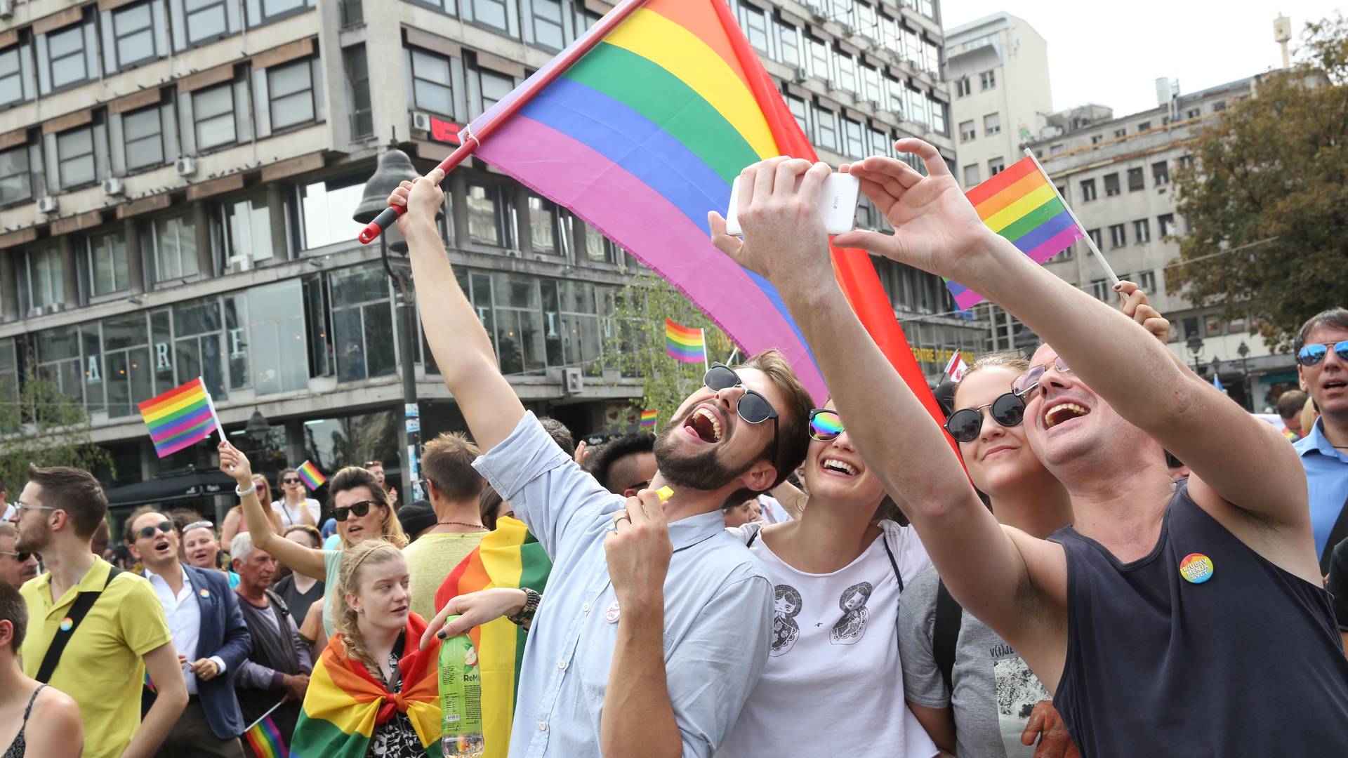 Roditelji u Srbiji se boje da im deca ne budu zaražena "gej virusom"