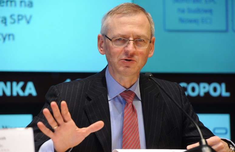 <strong>Mariusz Grendowicz</strong>, obecny prezes Polskich Inwestycji Rozwojowych, w 2010 r. odszedł ze stanowiska prezesa BRE. I zarobił wówczas 6,1 mln zł, z czego 4,5 mln zł wyniosły tzw. pozostałe korzyści, odprawy i odszkodowania. W 2011 r. Grendowicz dostał jeszcze prawie 1,1 mln zł premii za 2010 r.