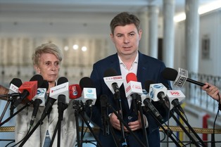 KO: PiS wyłącza niezależne telewizje