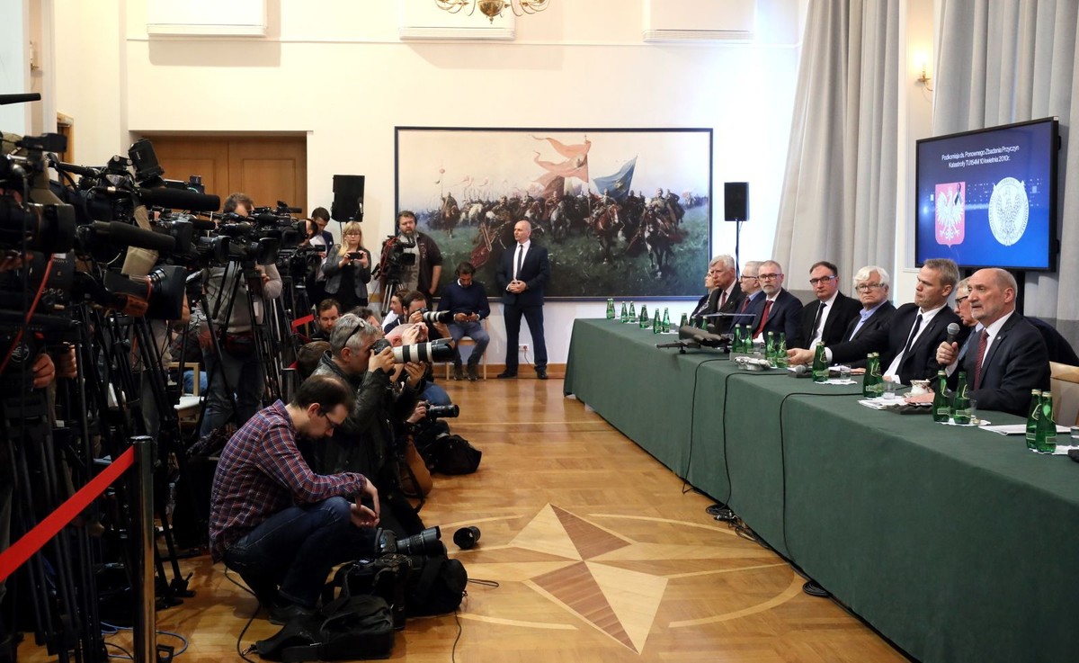 Prezentacja raportu technicznego podkomisji badającej katastrofę smoleńską