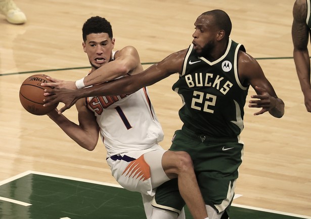 Khris Middleton i Devin Booker