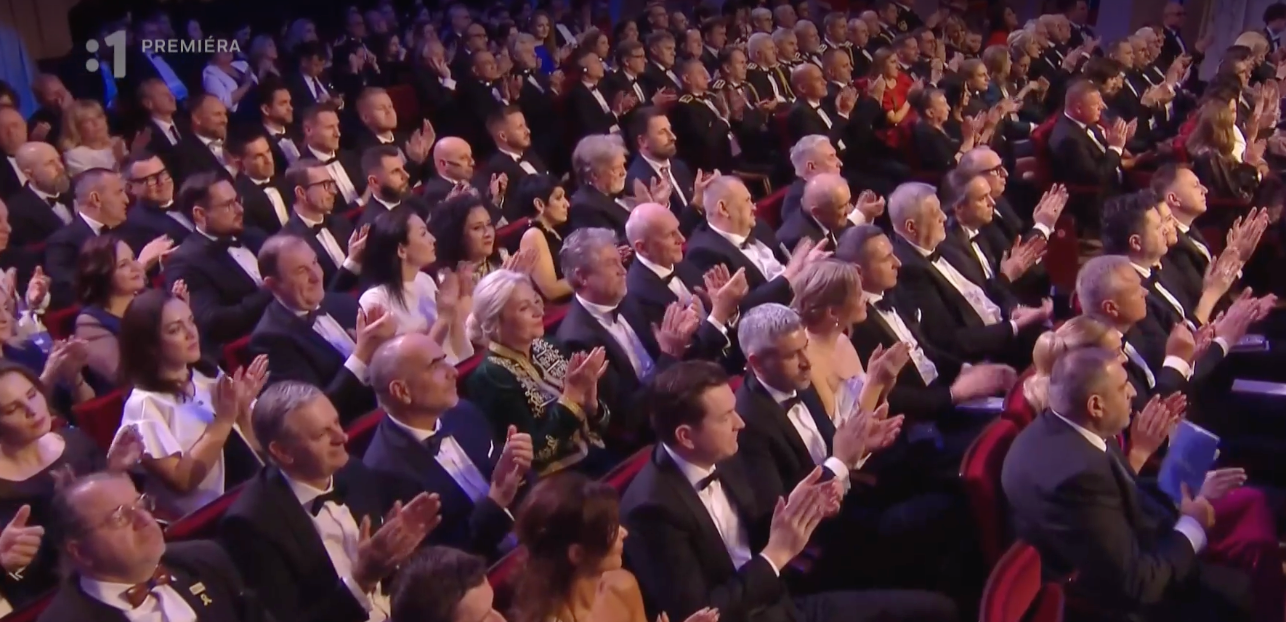 Udeľovanie štátnych vyznamenaní.