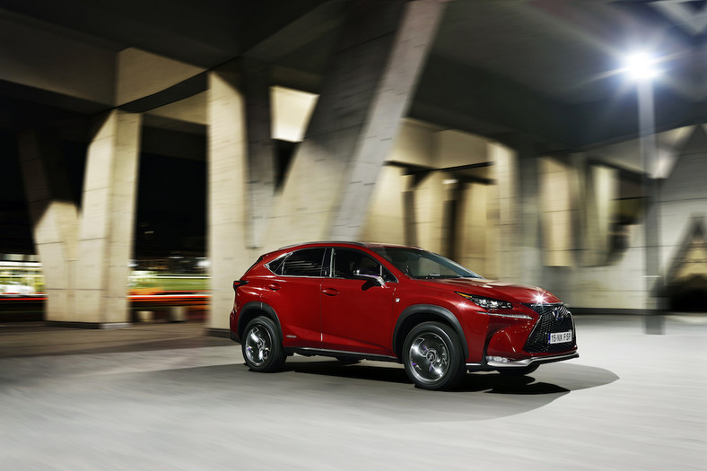  Lexus NX 300h