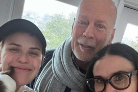 "Kad vidi svoju decu, OČI MU ZASIJAJU - ne može da govori, ali SVE OSEĆA": Brus Vilis vodi herojsku borbu, ljubav porodice JAČA JE OD SVAKE REČI KOJU JE IZGUBIO