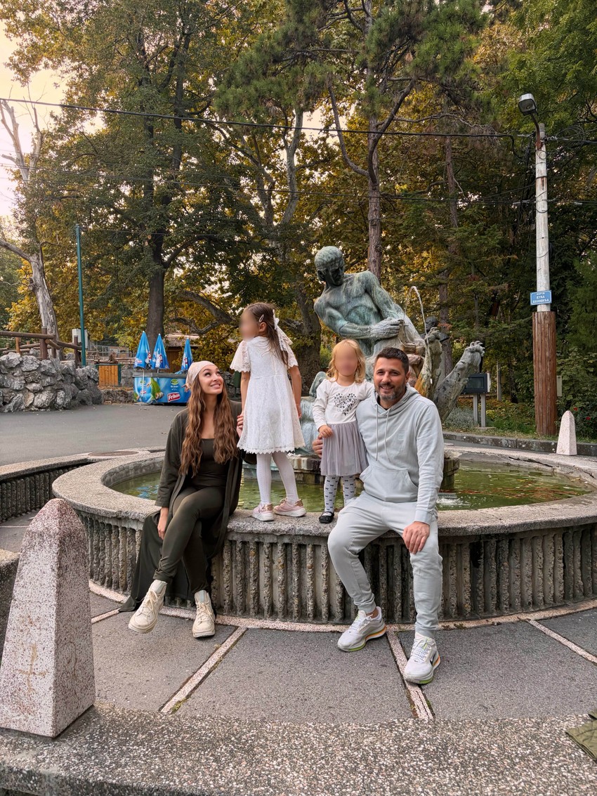 Luna i Marko sa ćerkama u zoološkom vrtu u Beogradu, vozile se i na panorami