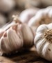 Vidéki nagyanyámtól lestem el a trükköt: áztasd EBBE a fokhagymagerezdeket, és leszámolhatsz a csúnya betegségekkel