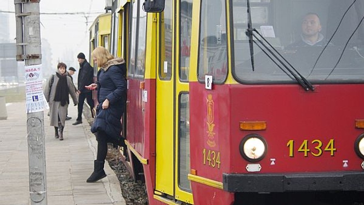 W czasie Świąt Wielkanocnych nie będą kursowały niektóre linie autobusowe i tramwajowe. Sprawdź zanim wybierzesz się w podróż.