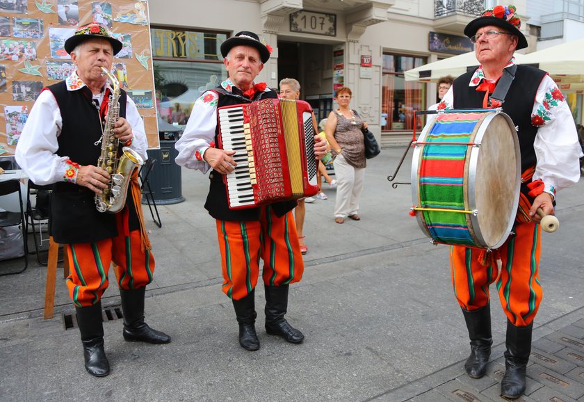 Mixer Regionalny Łódzkie Promuje na Piotrkowskiej w łodzi. Powiaty i gminy województwa łódzkiego pokazały, co mają najlepszego