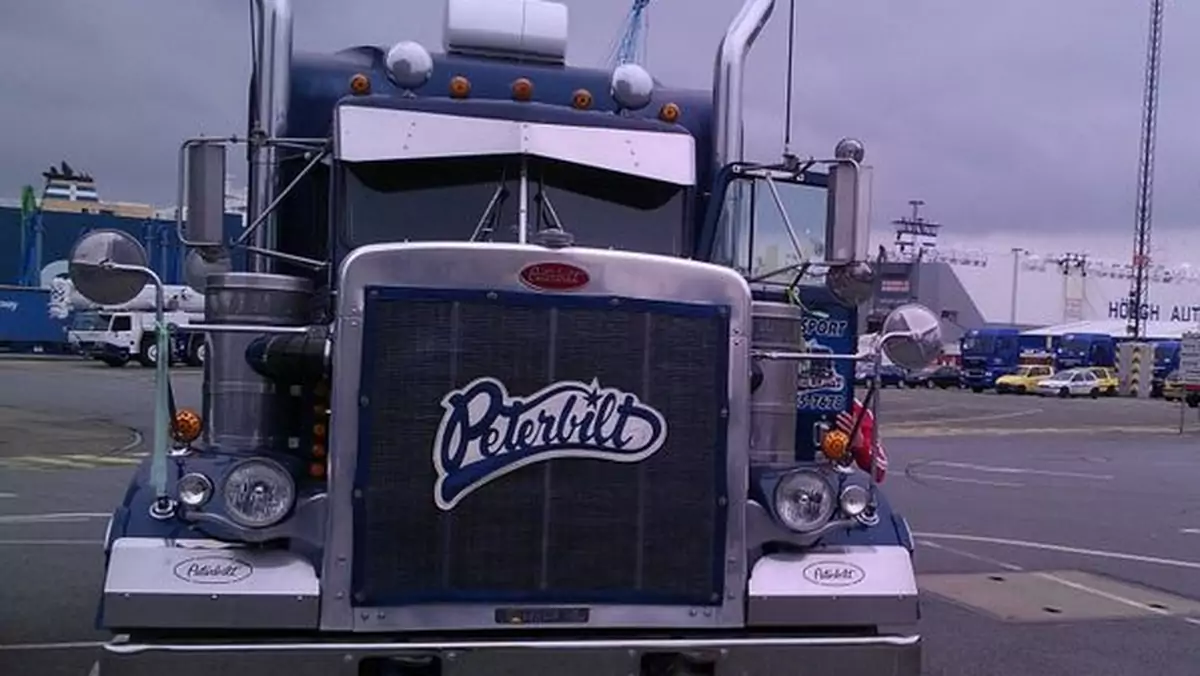 Peterbilt 359