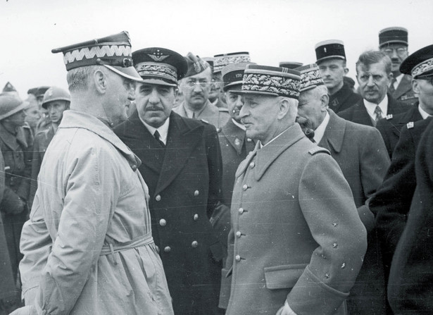 Generał Władysław Sikorski i francuscy generałowie Denain i Requin na obchodach rocznicy Konstytucji 3 maja, 1940 r.