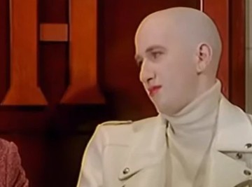 Ovako danas izgleda Anđeo iz filma "Mi nismo anđeli": Godinama se nije pojavljivao u javnosti, a onda je uslikan u GRADSKOM PREVOZU (FOTO)