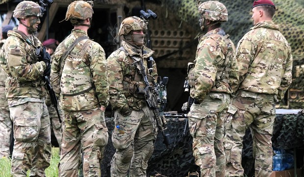 Vojska Estonije, ilustracije