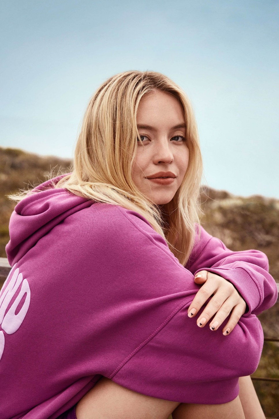 Nem találták megfelelőnek a külsejét, hogy filmezzen, idén két Emmy-díjat is nyerhet – Sydney Sweeney-portré