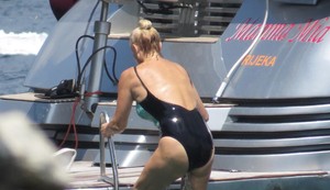Lepa Brena