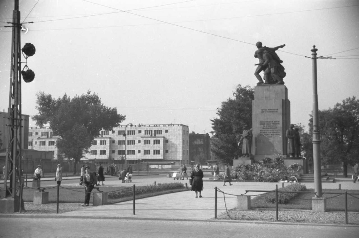 Plac Wilenśki, Pomnik Braterstwa Broni, Warszawa 1950.
