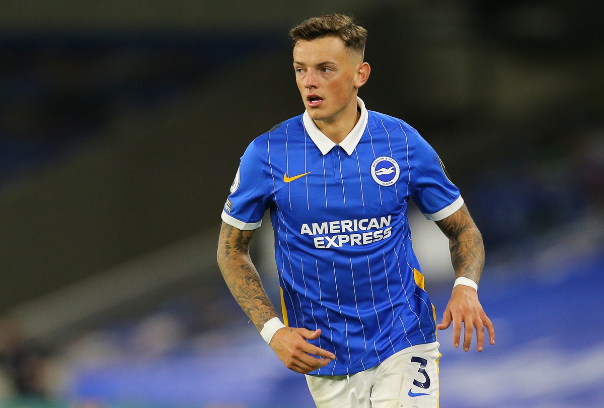 Ben White w barwach klubu Brighton &amp; Hove Albion F.C.