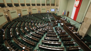 CBOS: PiS - 42 proc.; PO - 21 proc., w Sejmie jeszcze Kukiz'15