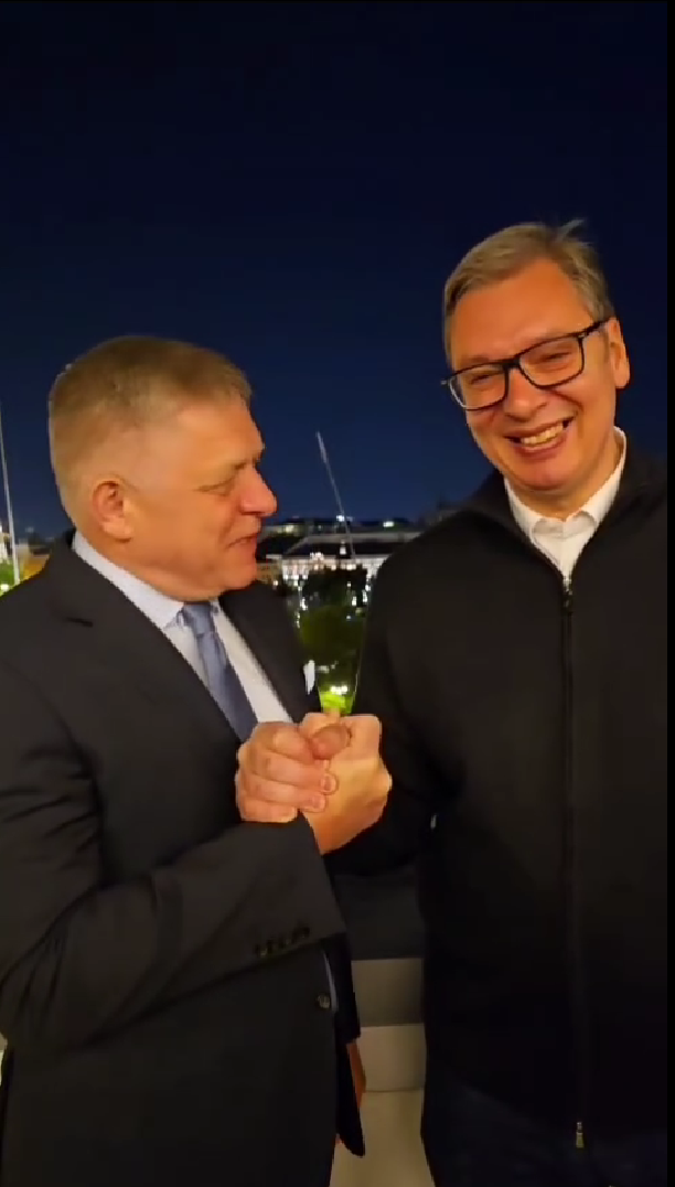 Fico sa v Moskve stretol so srbským prezidentom Vučičom.