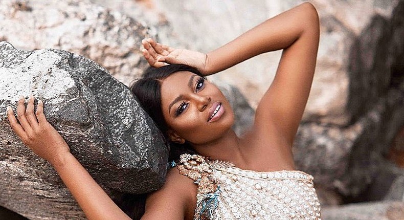 Yvonne Nelson needs a date