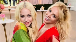 Ilyen volt Madonna Britney Spears esküvőjén: az ikonikus csók is megismétlődött az énekesnők között – fotók 